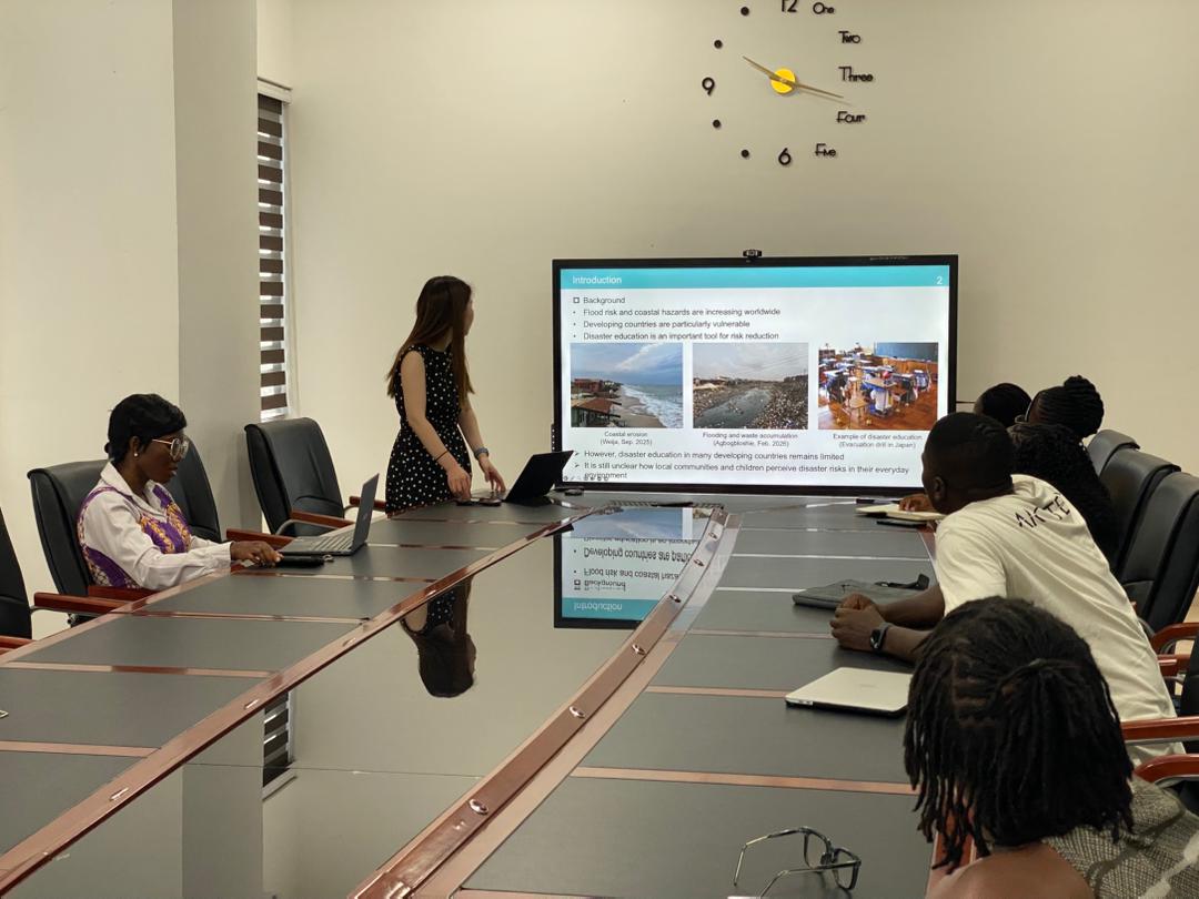 Ms. Natsuki Takayama presenting her research project in Ghana