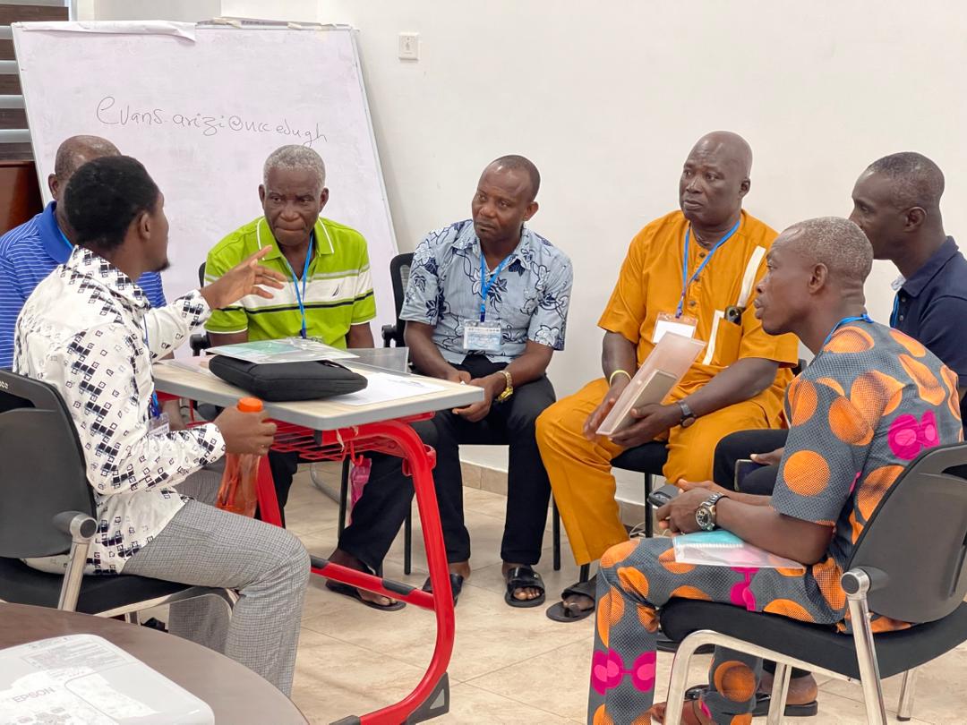 Fisherfolk trained on Ghana's New Fisheries and Aquaculture Act (team work)